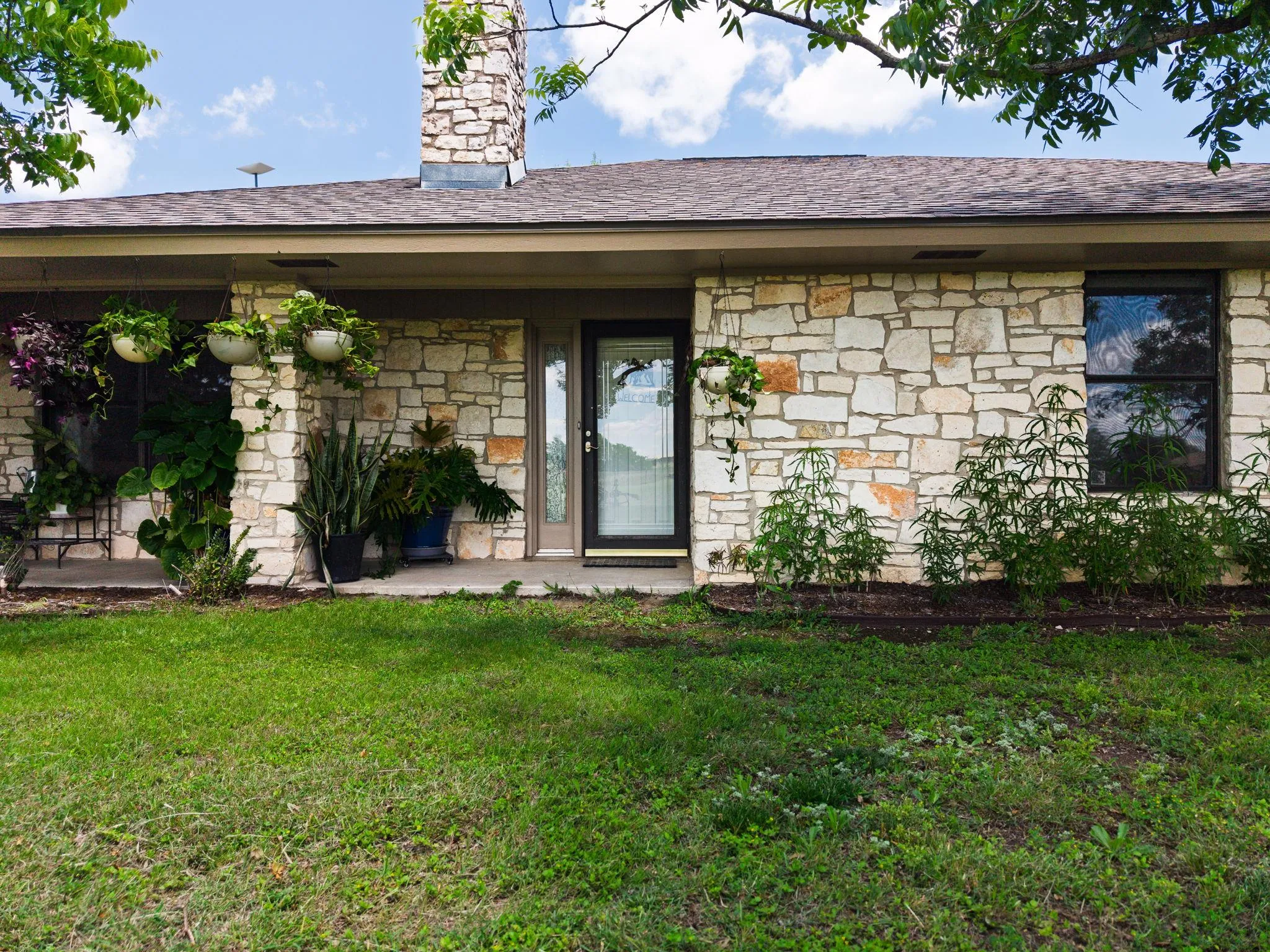 Photo of 120 RAE LN, Jarrell, TX, 76537