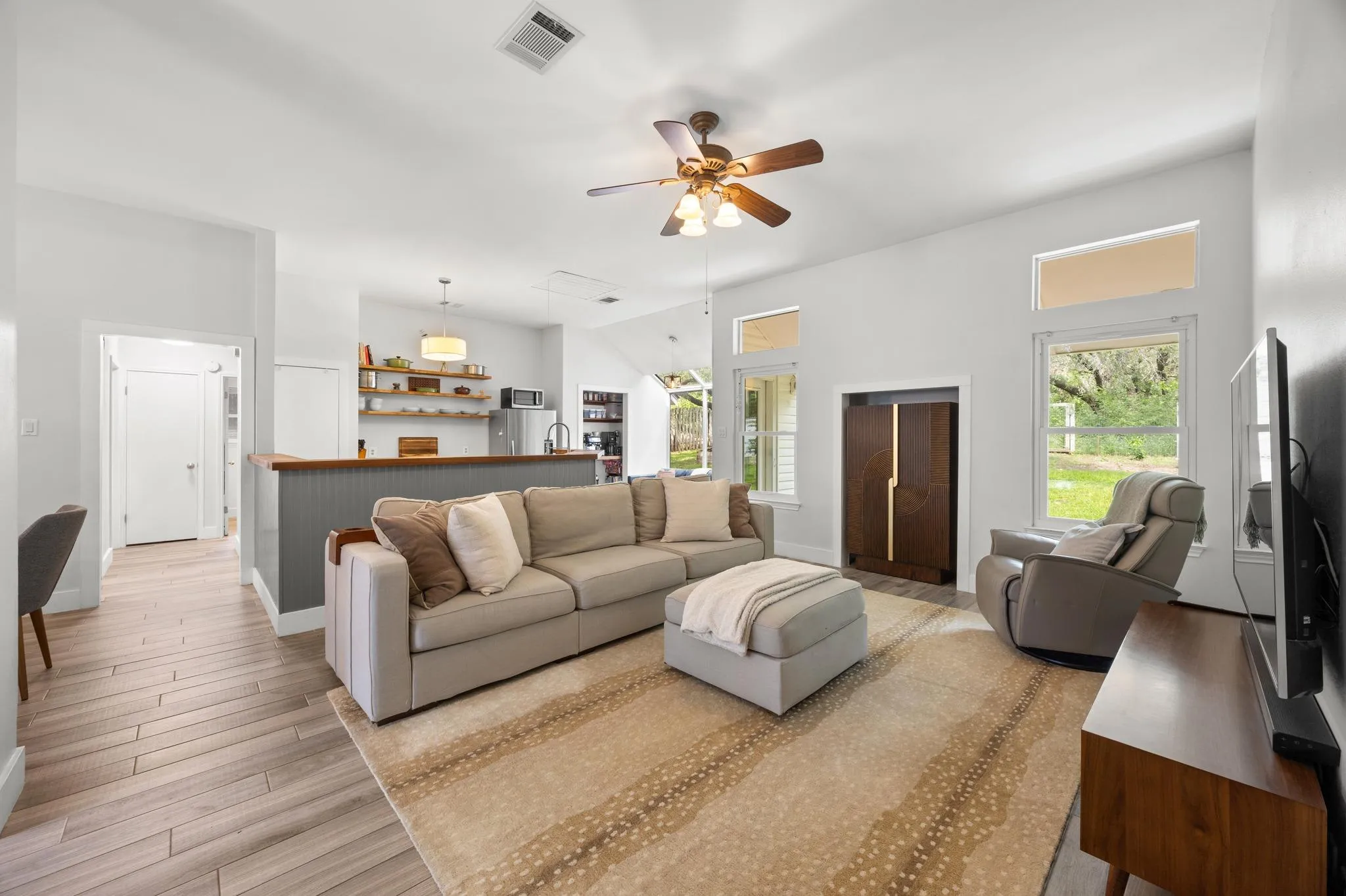 Photo 5 of 3607 LATIMER DR