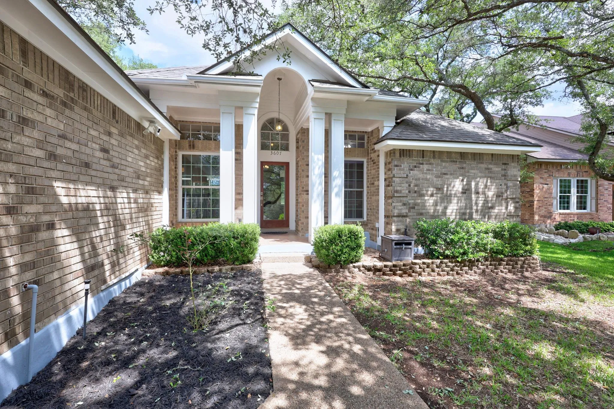 Photo 2 of 3607 LATIMER DR