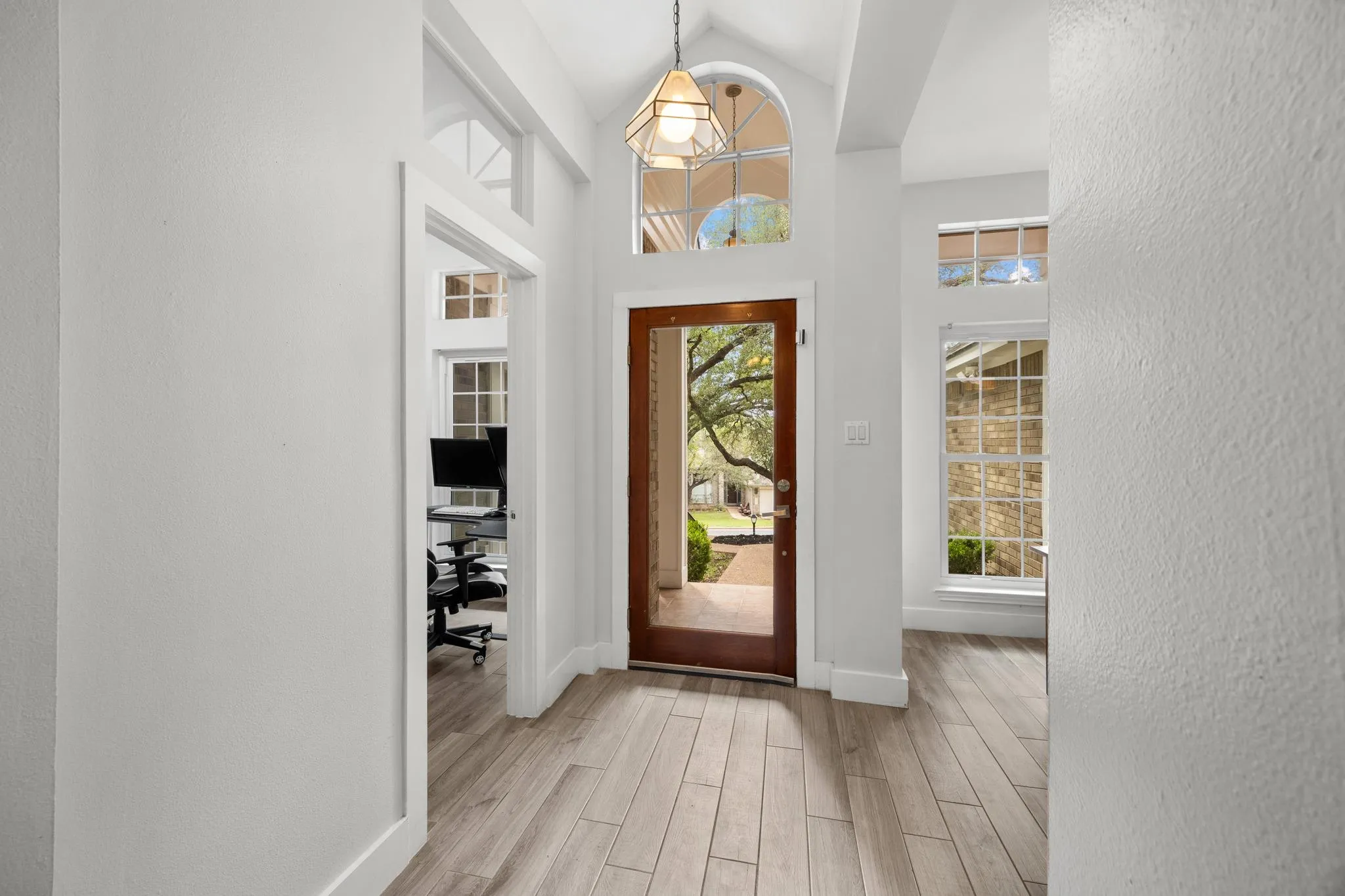 Photo 3 of 3607 LATIMER DR