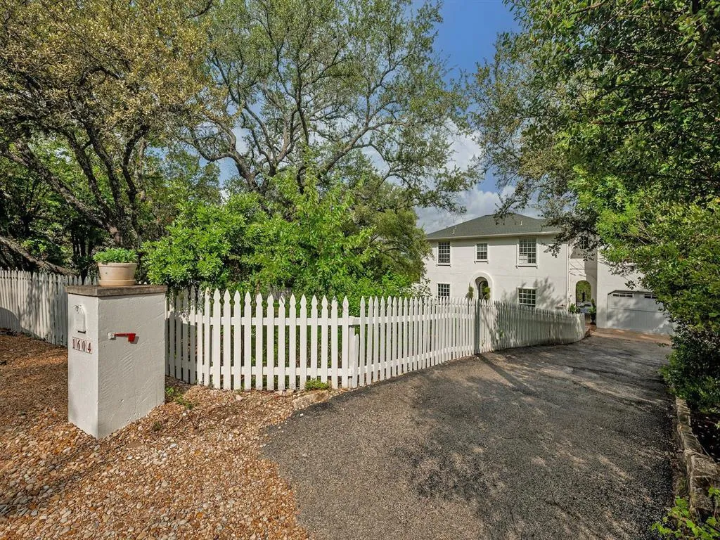Photo 5 of 1604 CLIFFWOOD DR