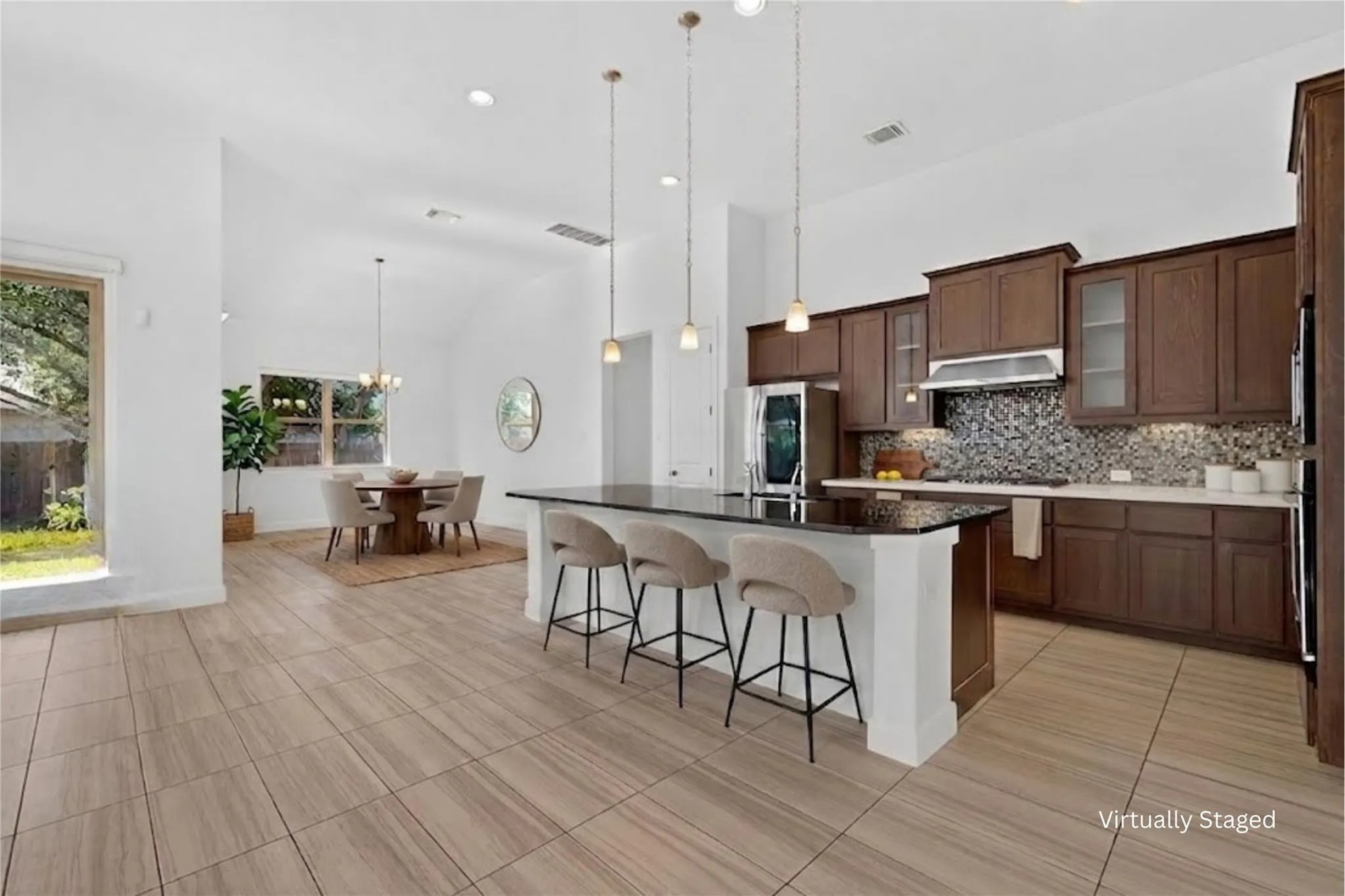 Photo 5 of 1902 FLORESTA DR
