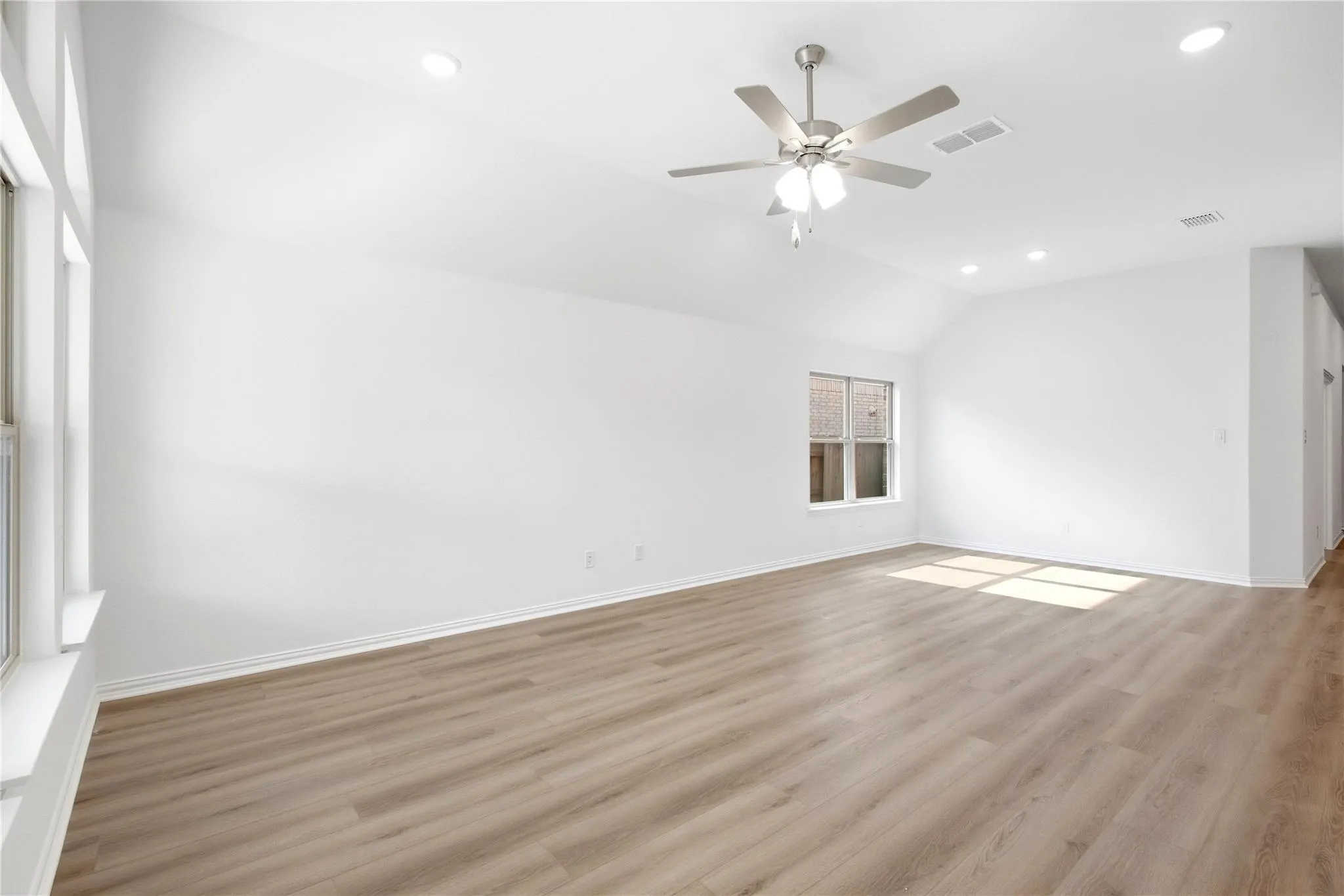 Photo 3 of 408 RUBBER TREE WAY