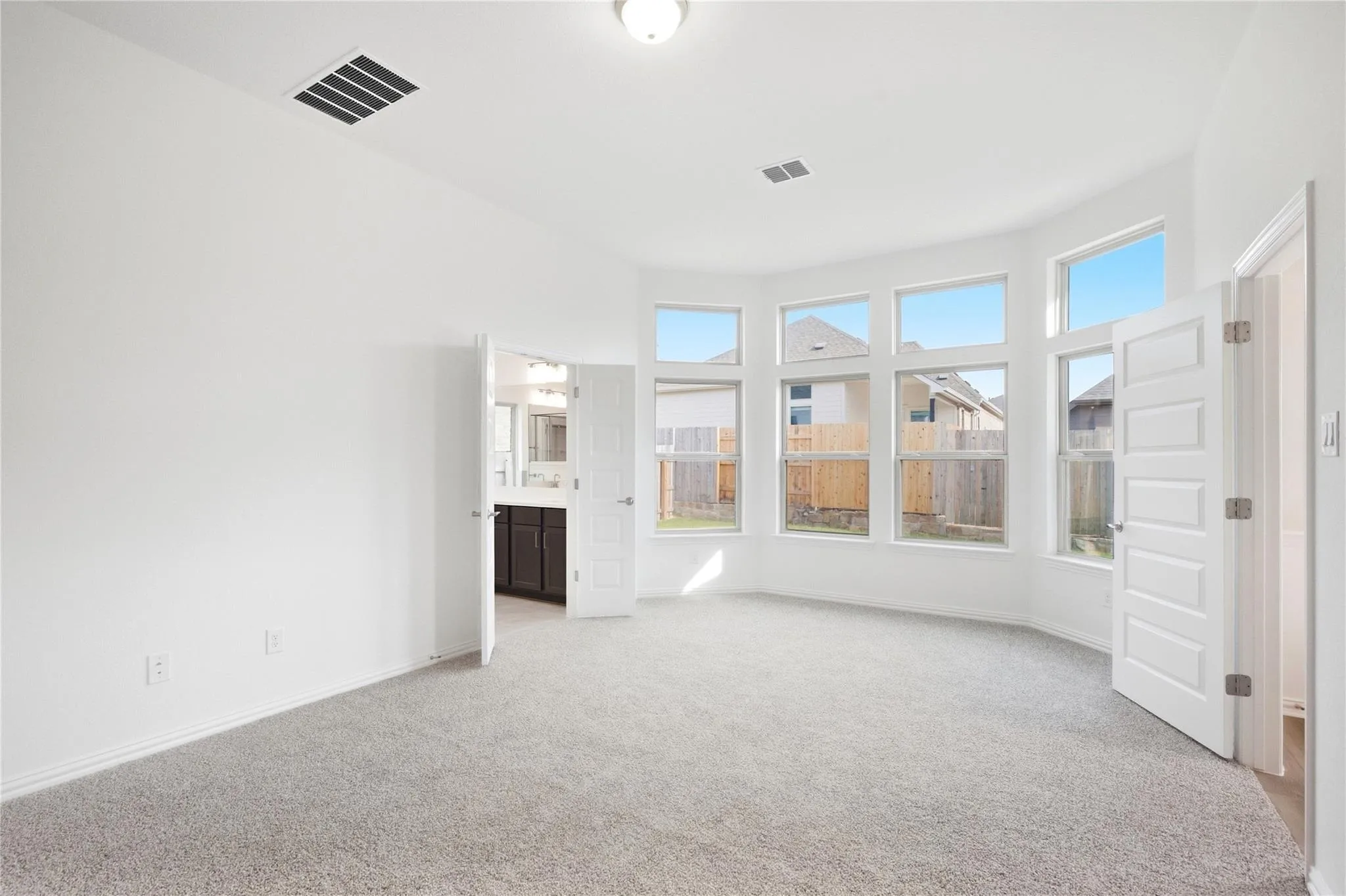 Photo 4 of 408 RUBBER TREE WAY