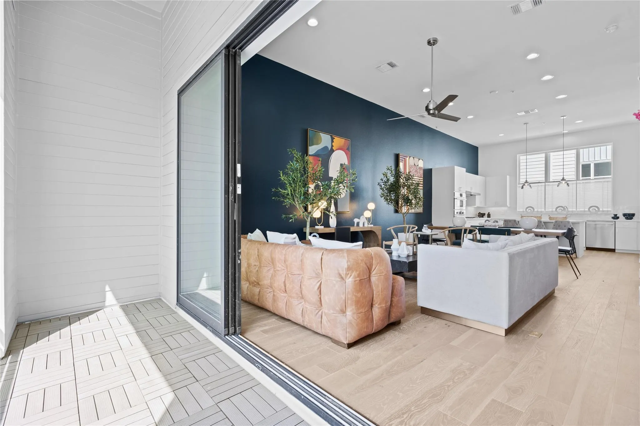 Photo 3 of 2805 MCCURDY ST #6