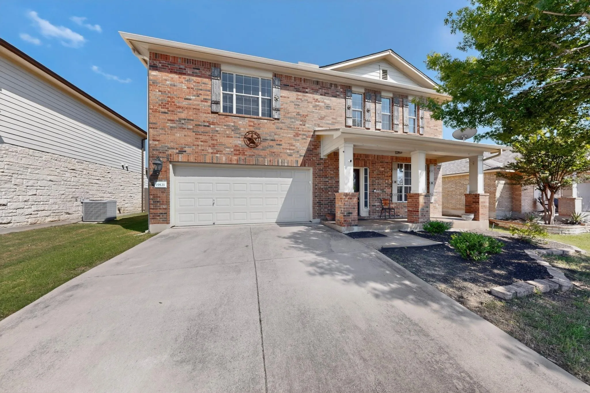 Photo 2 of 19121 MANGAN WAY
