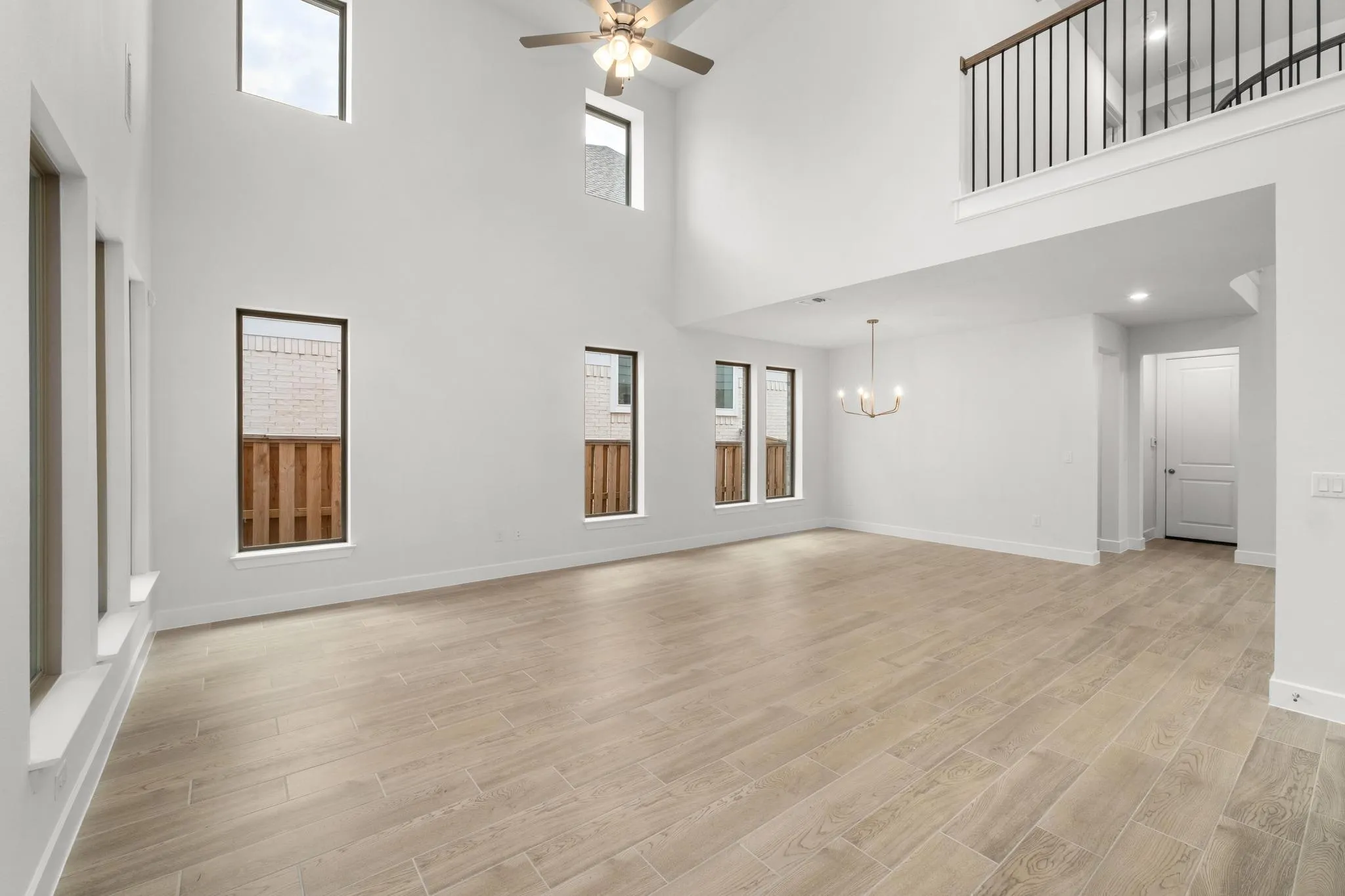 Photo 5 of 613 BUCKAROO DR