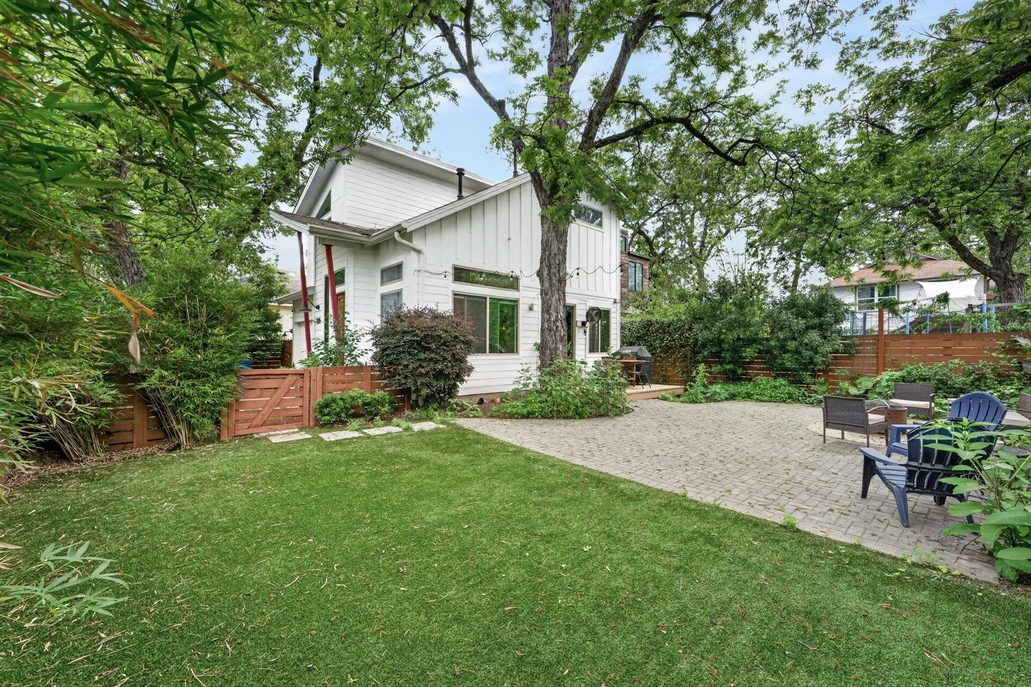 Photo 2 of 2601 WILLOW ST #B