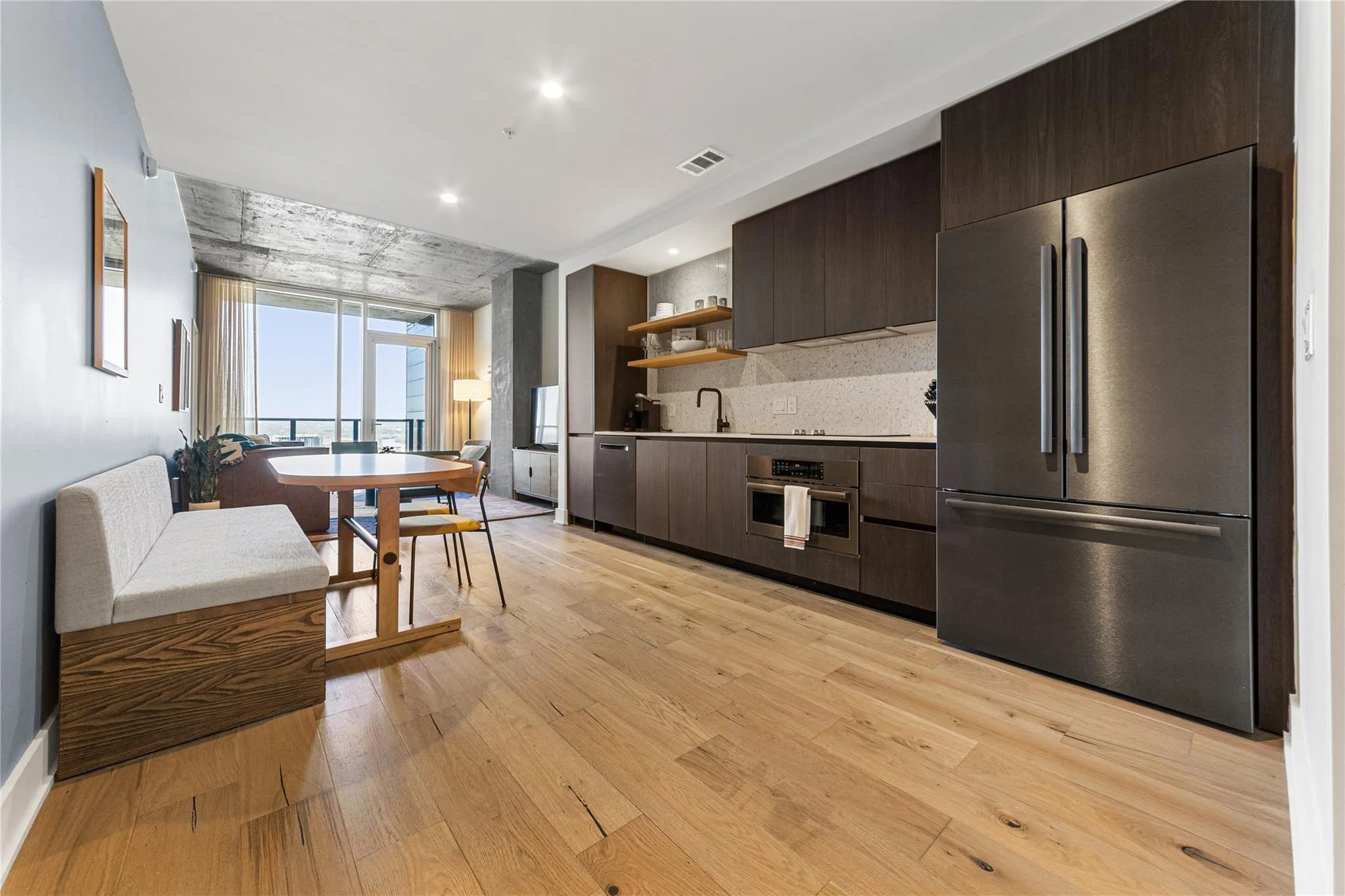 Photo 4 of 48 EAST AVE #2611