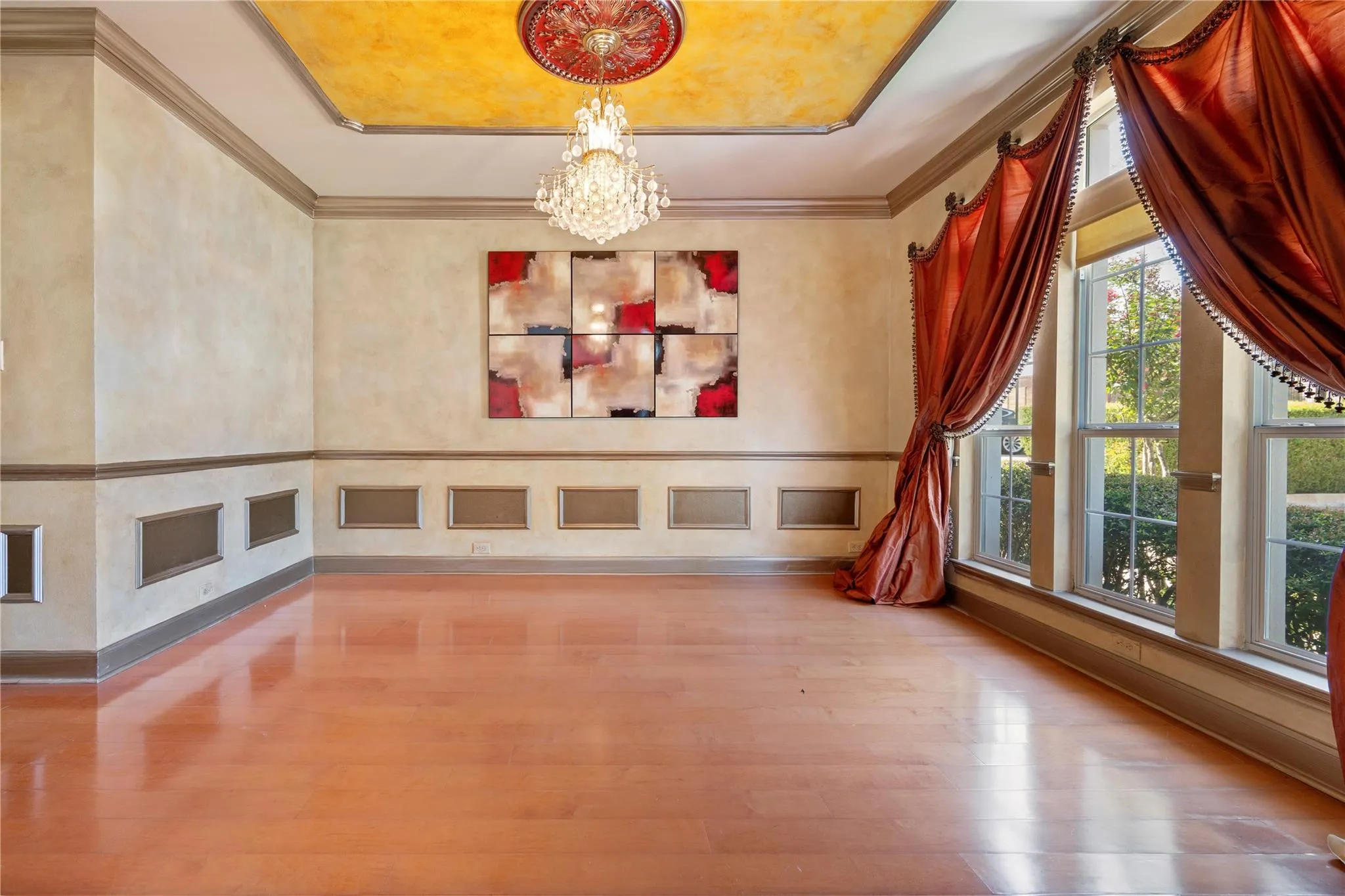 Photo 5 of 10025 DIANELLA LN