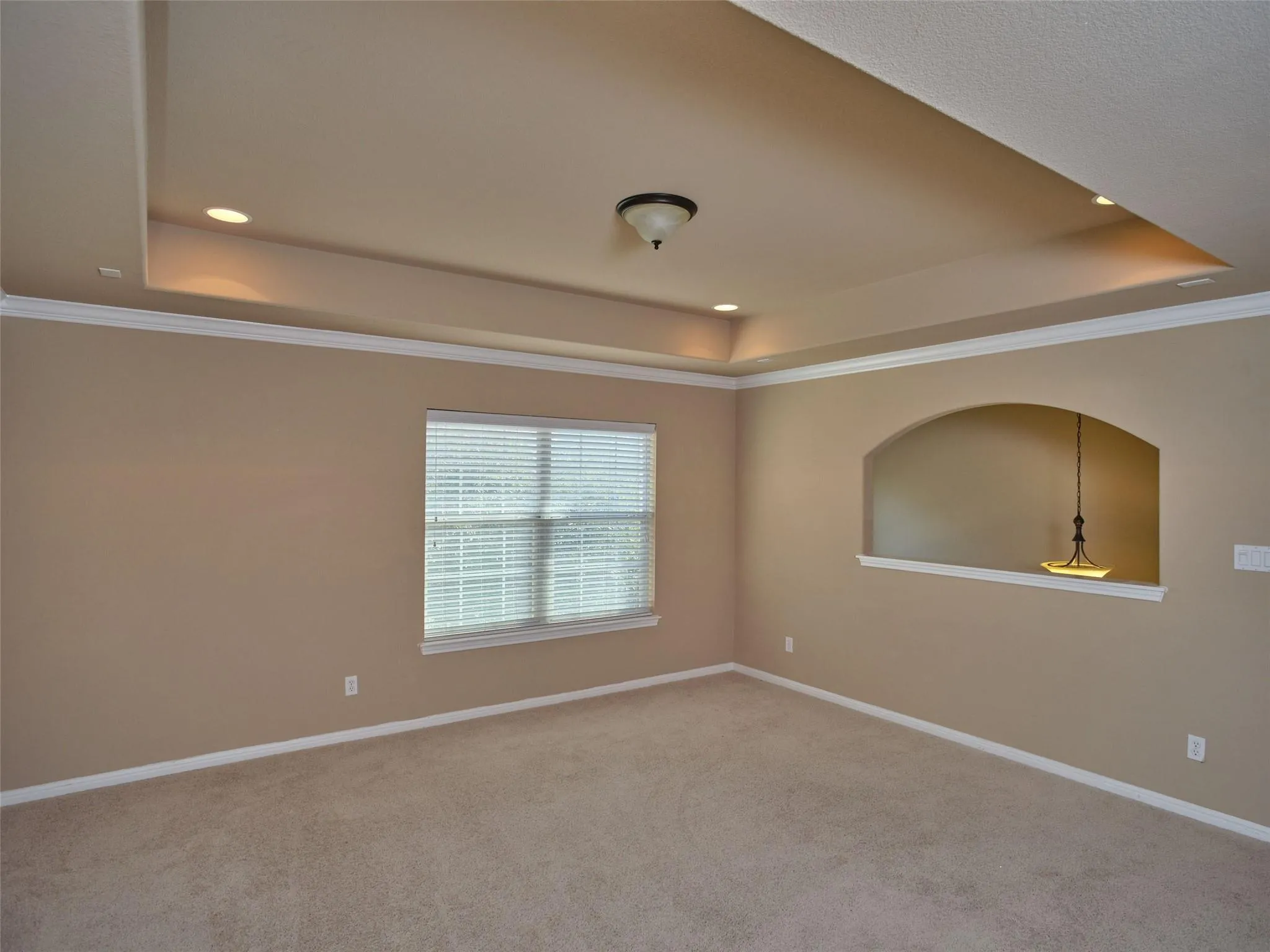 Photo 5 of 1116 HILLRIDGE DR