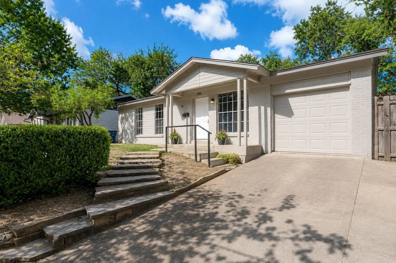 Photo of 2704 CARNARVON LN, Austin, 78704