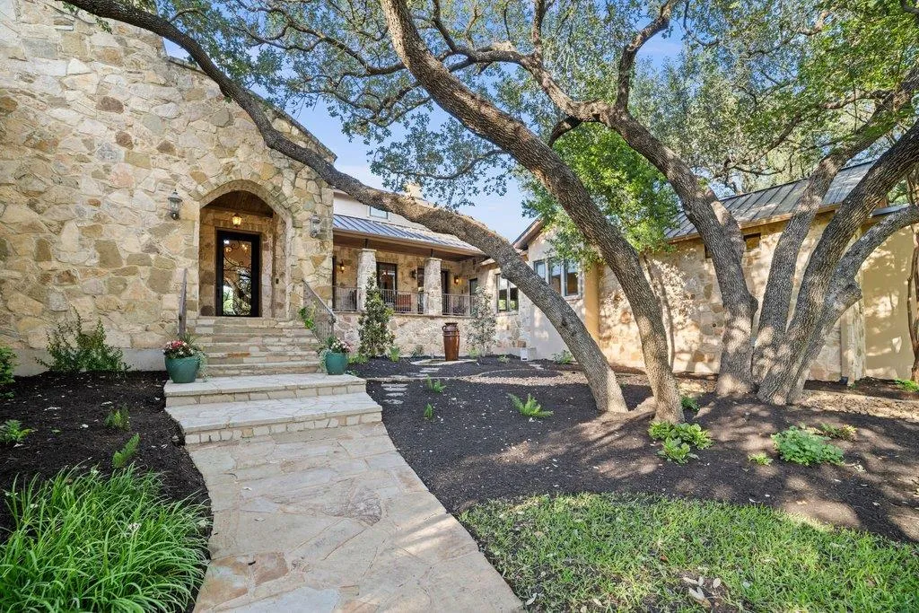 Photo of 10500 MILKY WAY DR, Austin, TX, 78730