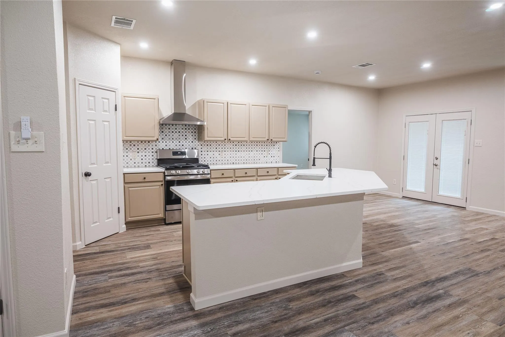 Photo 5 of 1205 GAZANIA DR