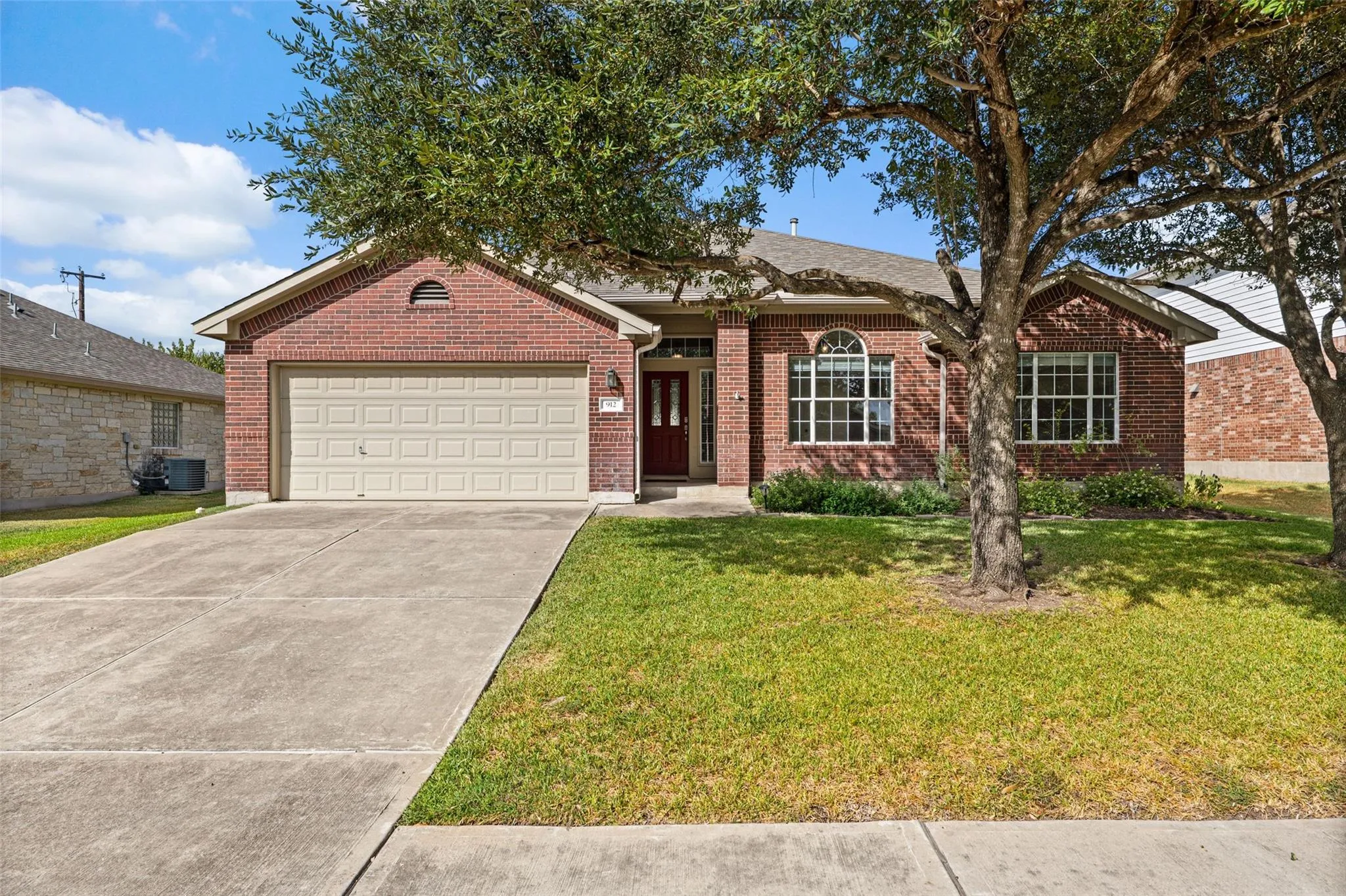 Photo of 912 ABBEYGLEN CASTLE DR, Pflugerville, TX, 78660
