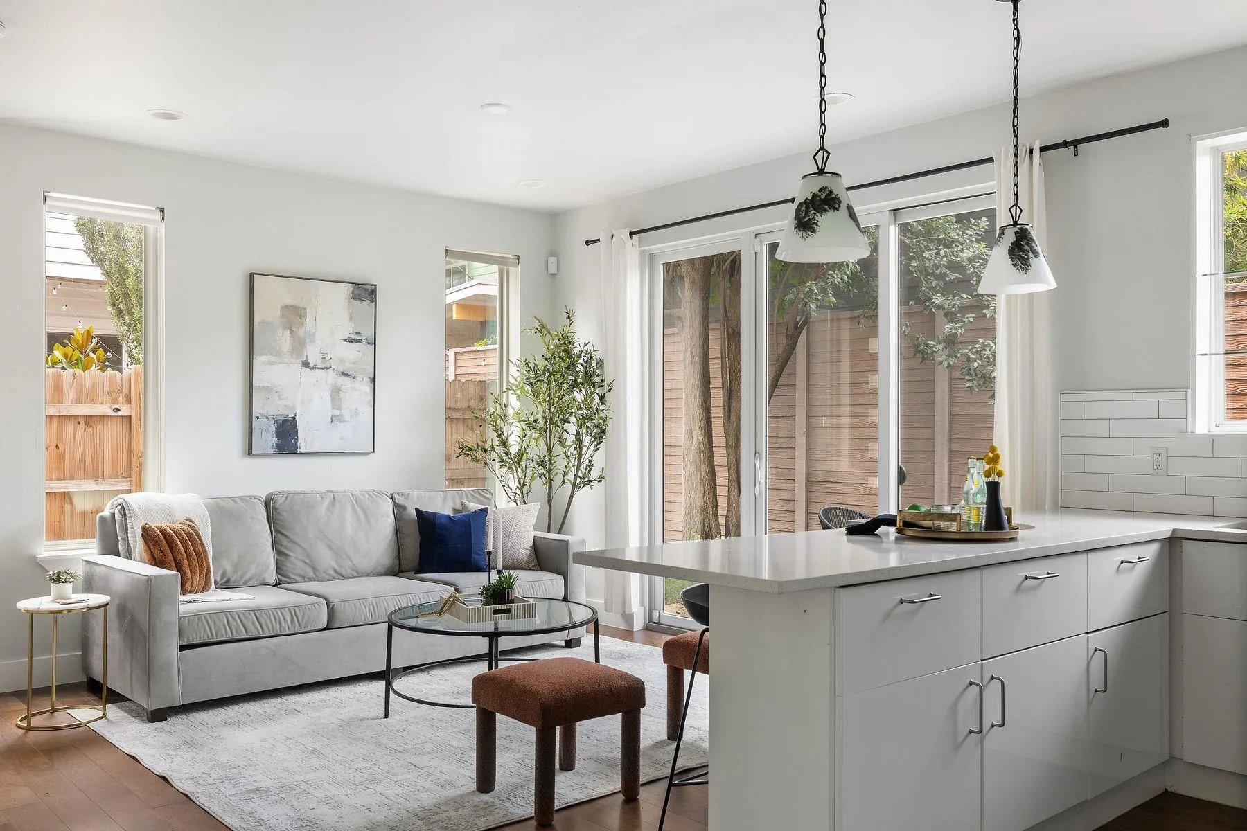 Photo 3 of 1604 HASKELL ST #2