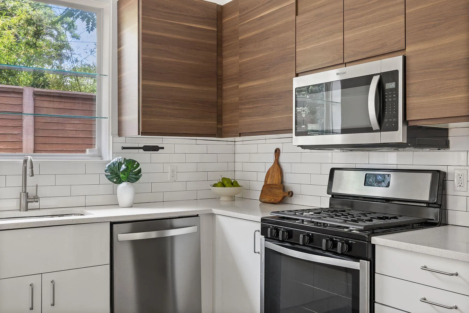 Photo 5 of 1604 HASKELL ST #2