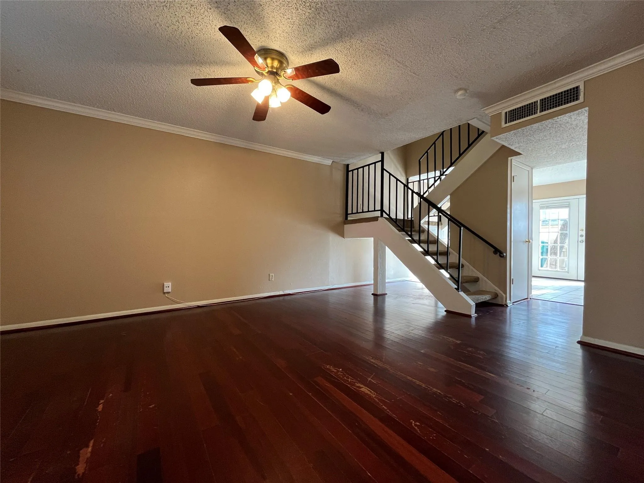 Photo 2 of 9510 QUAIL VILLAGE LN