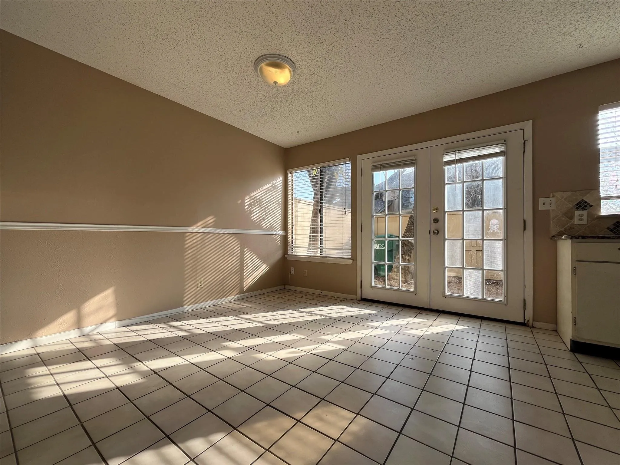 Photo 4 of 9510 QUAIL VILLAGE LN