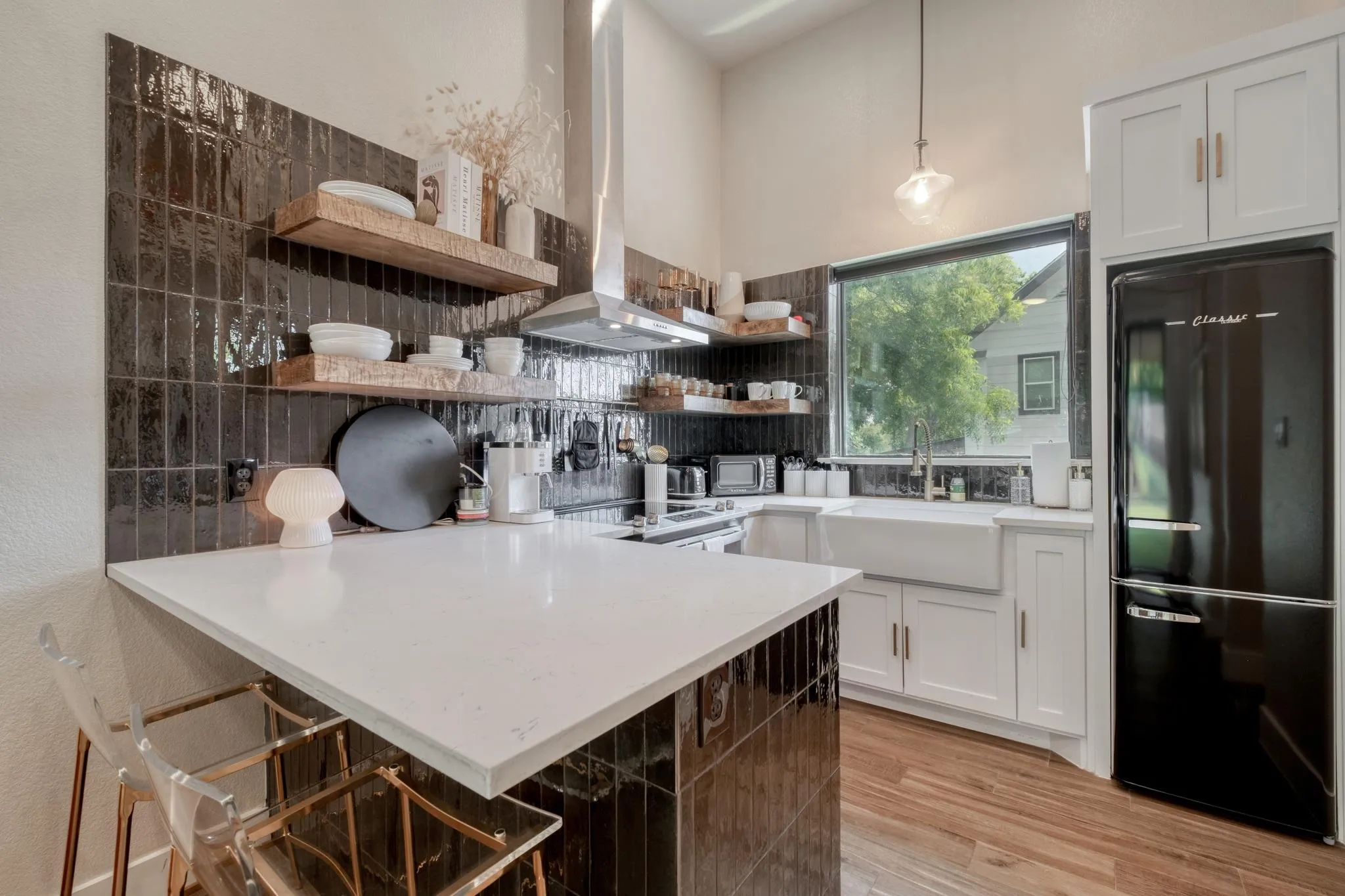 Photo 4 of 1904 E 16TH ST #2
