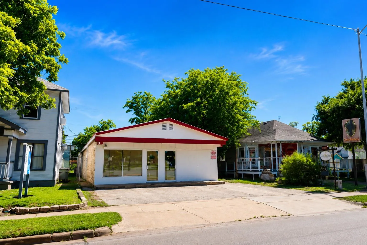 Photo 4 of 2113 E CESAR CHAVEZ ST