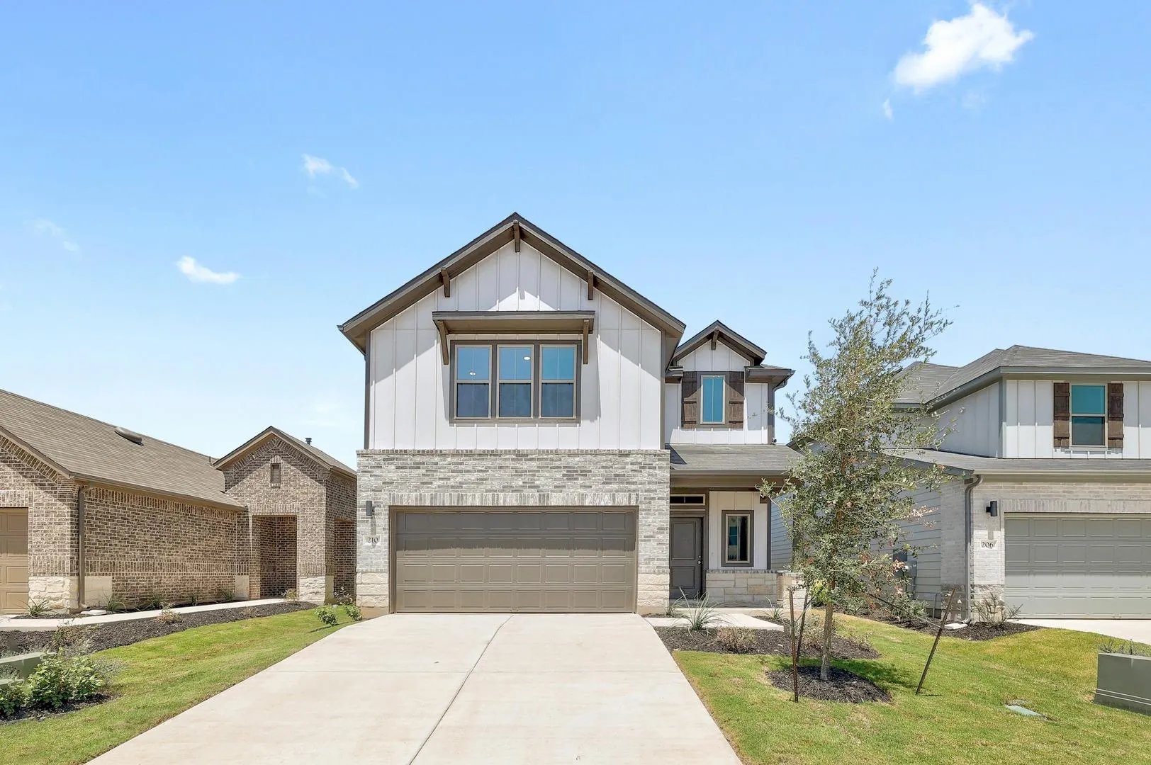 Photo of 210 HORNET ST, Elgin, TX, 78621