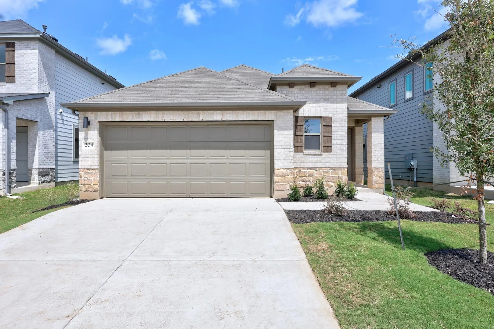 Photo of 204 HORNET ST, Elgin, TX, 78621