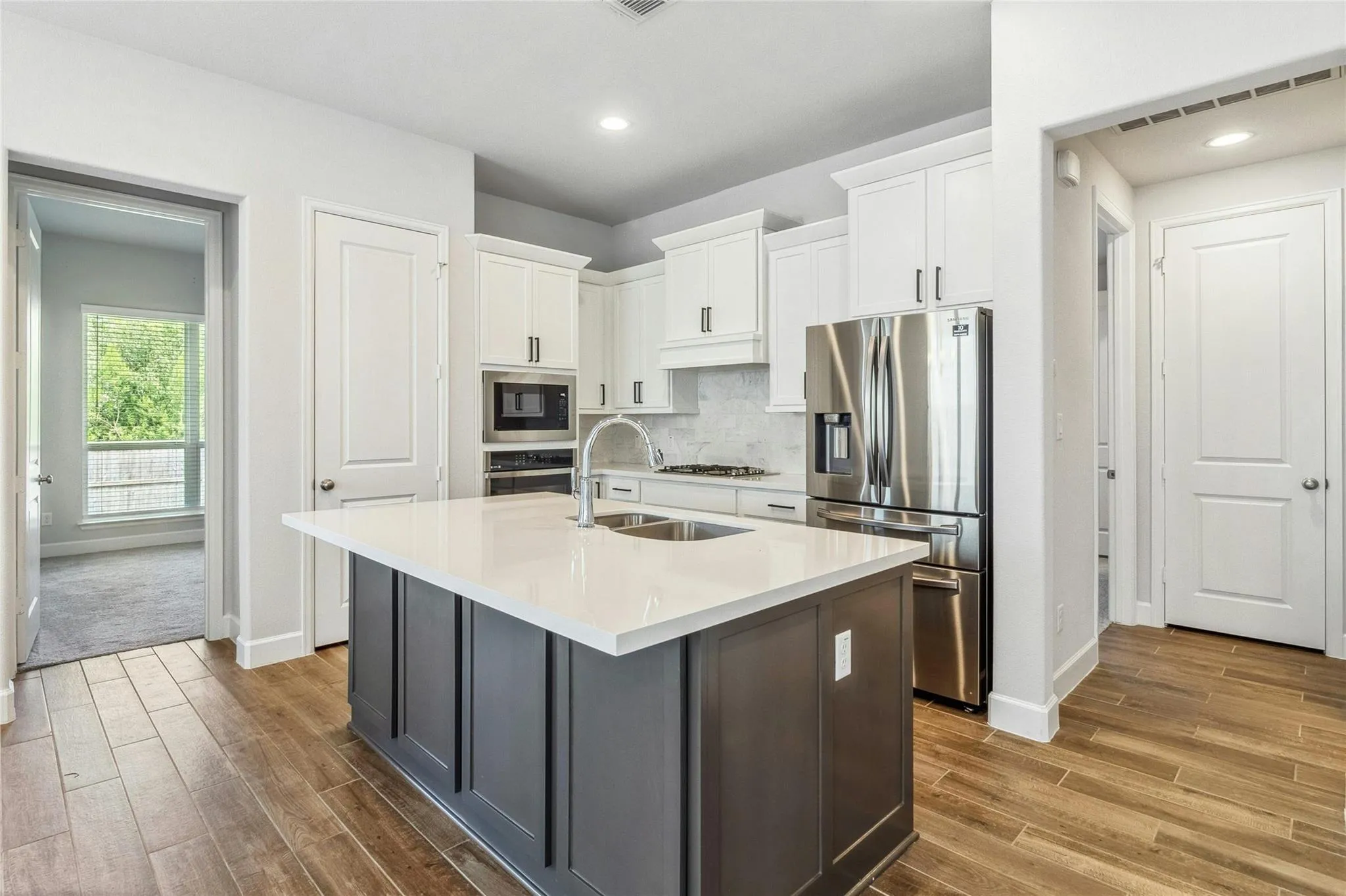 Photo 3 of 1117 BLUE OAK BLVD