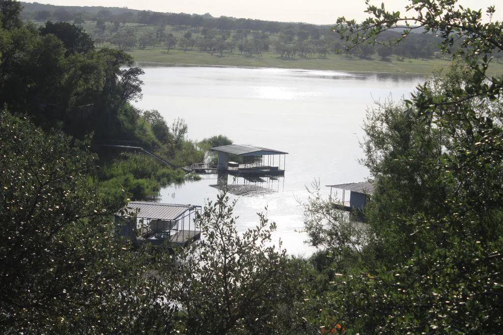 Photo 4 of 5300 LOOKOUT RIDGE DR