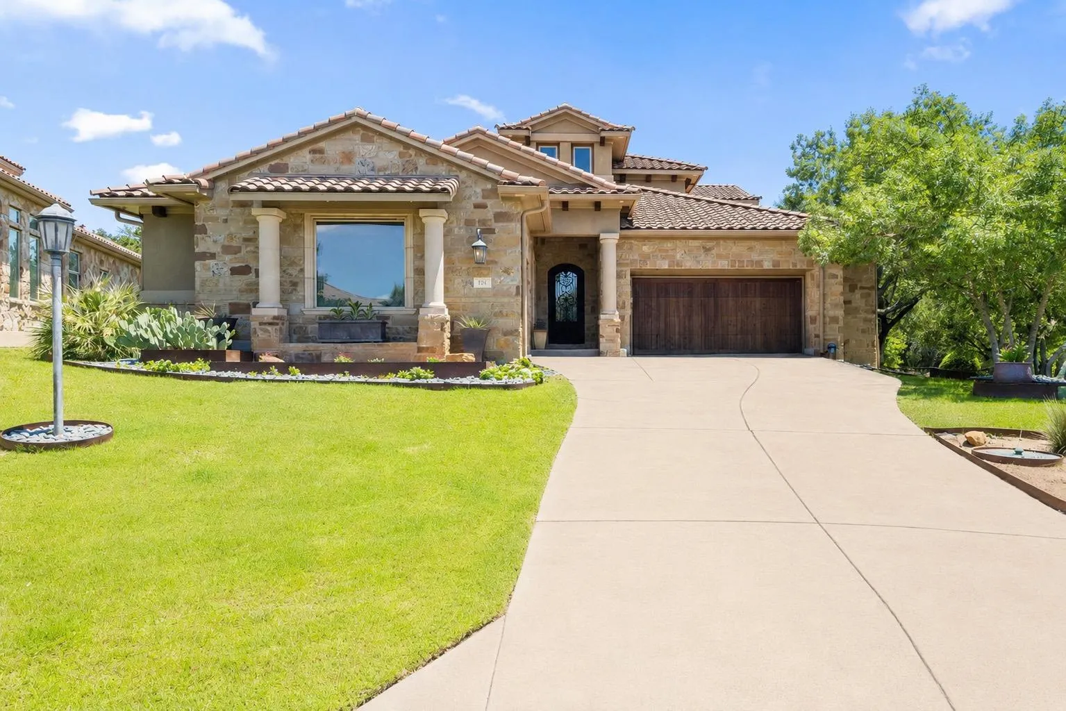 Photo of 105 ARUBA CT, Lakeway, TX, 78734