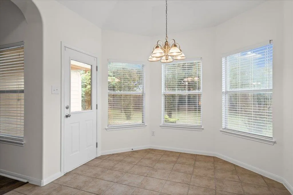 Photo 5 of 1404 AUGUSTA BEND DR