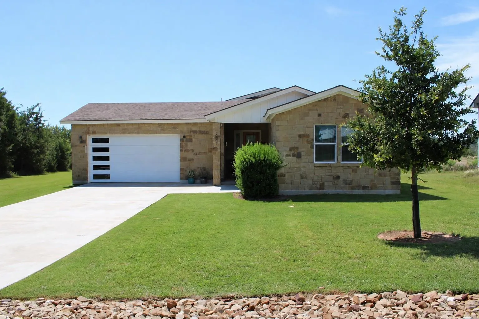 Photo of 2108 PATRIOT DR, Lago Vista, TX, 78645