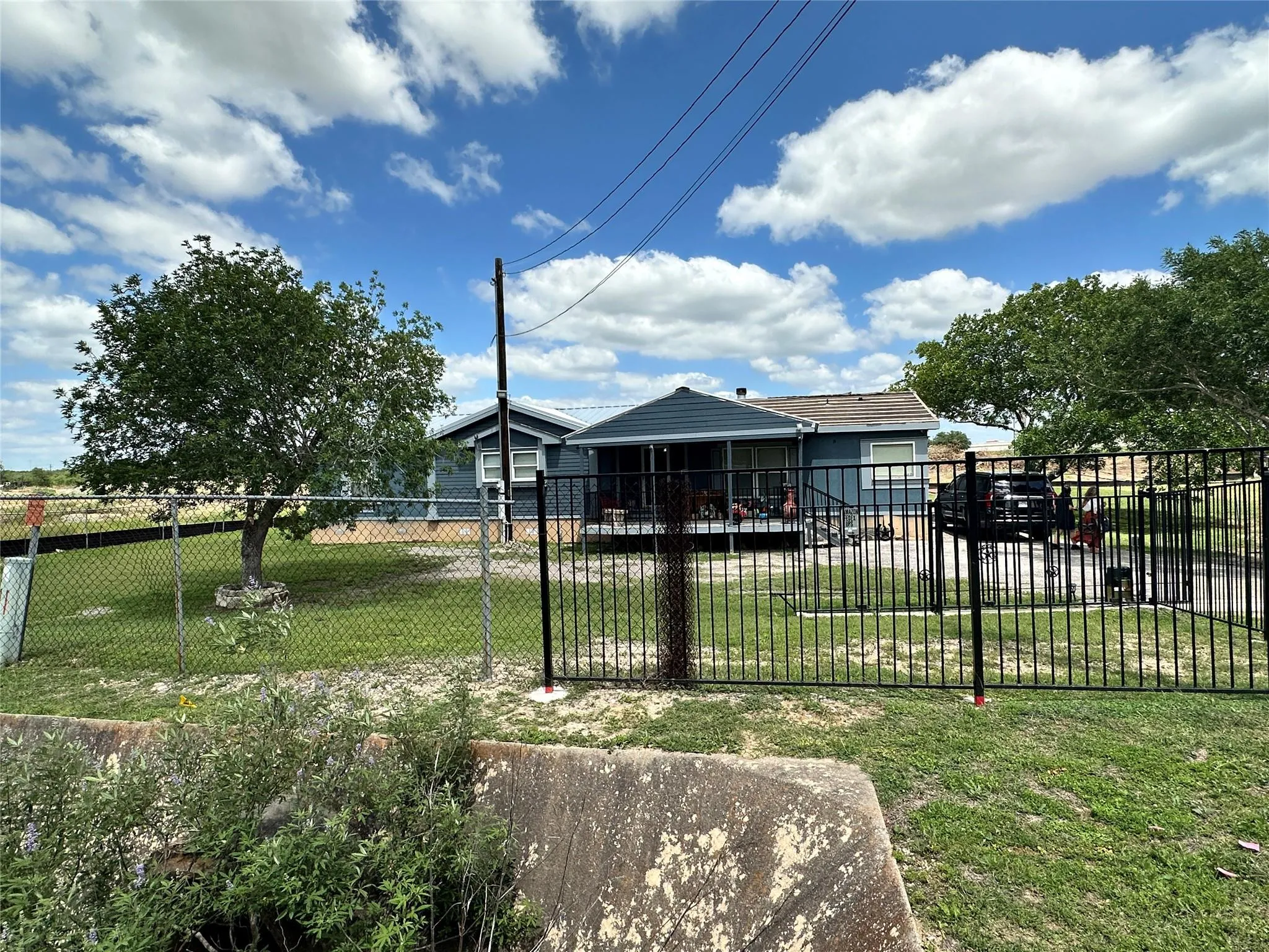 Photo 4 of 945 OLD SAN ANTONIO RD #C