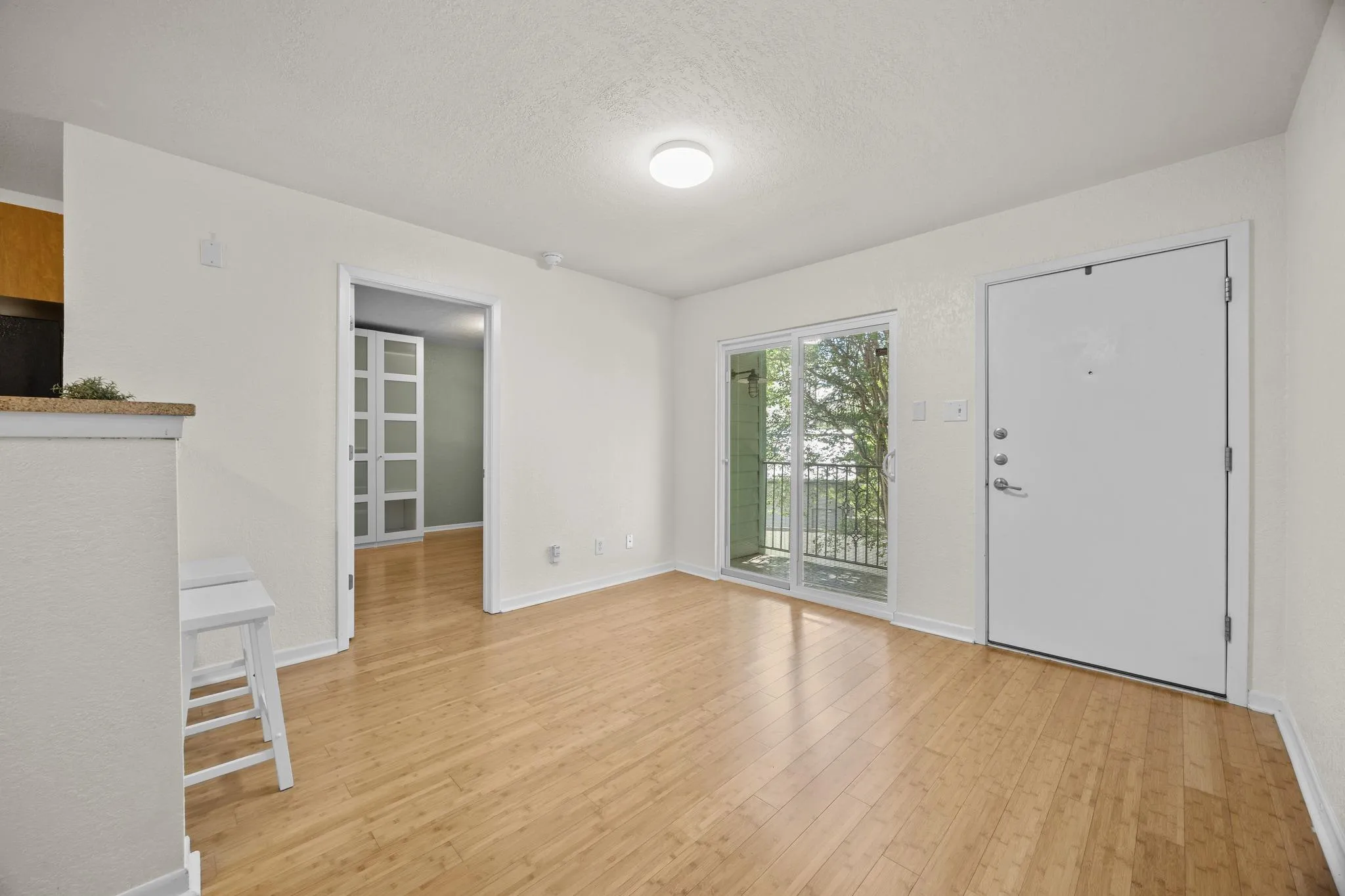 Photo 4 of 3204 MENCHACA RD #704