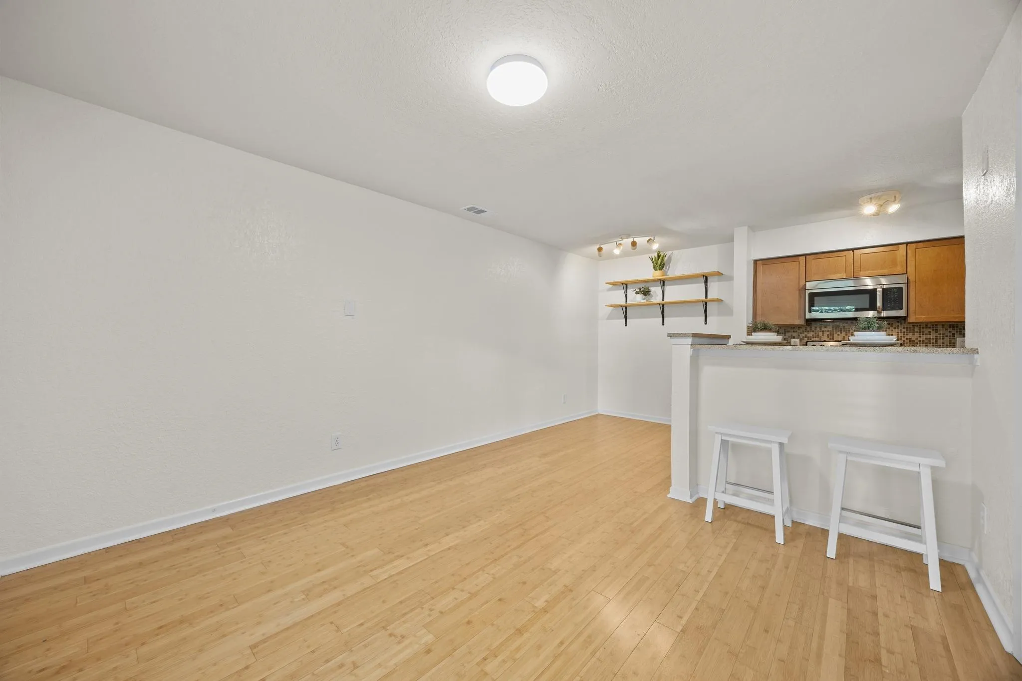 Photo 5 of 3204 MENCHACA RD #704