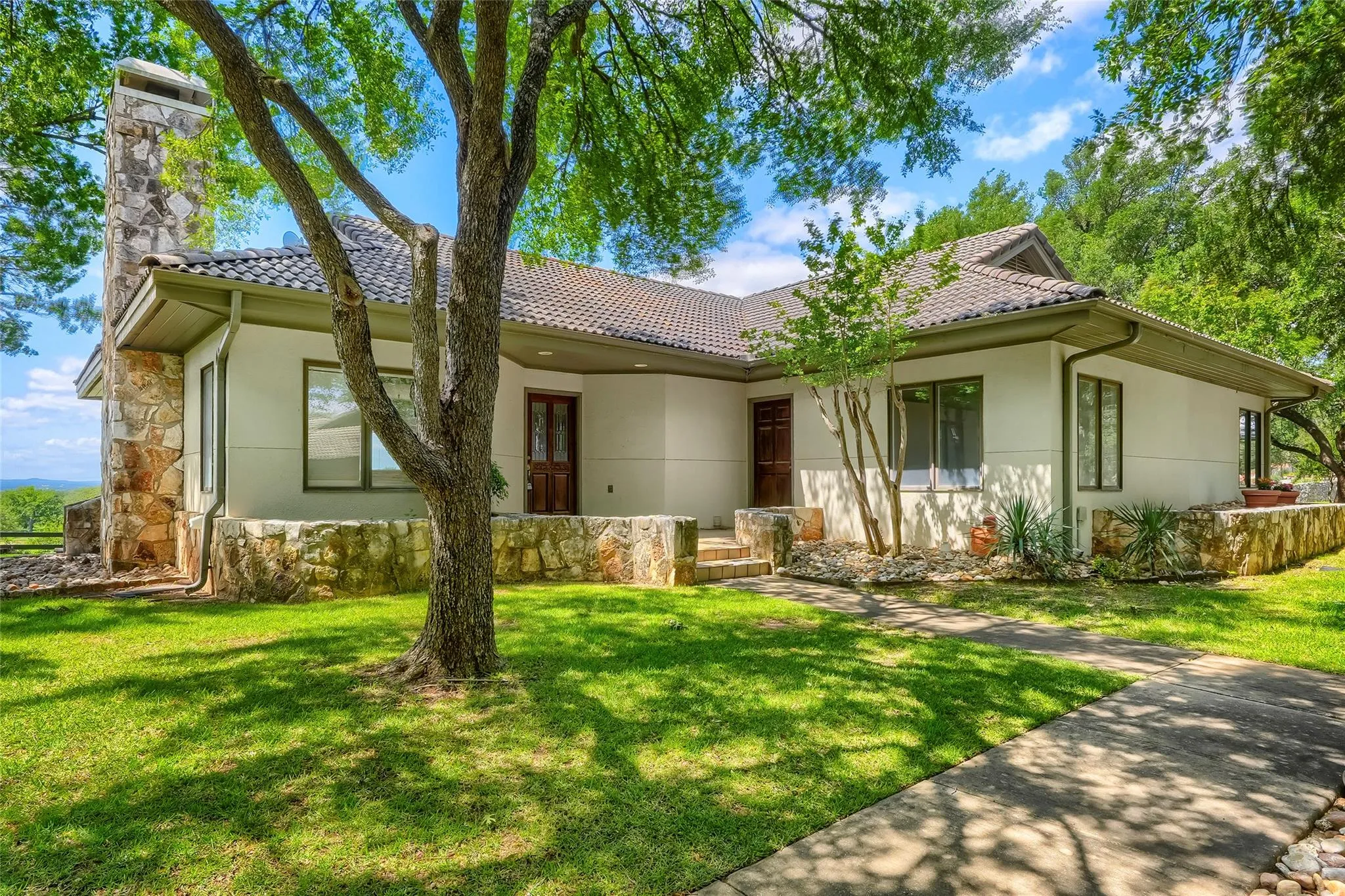 Photo of 1607 CLUBHOUSE HILL DR, Spicewood, TX, 78669