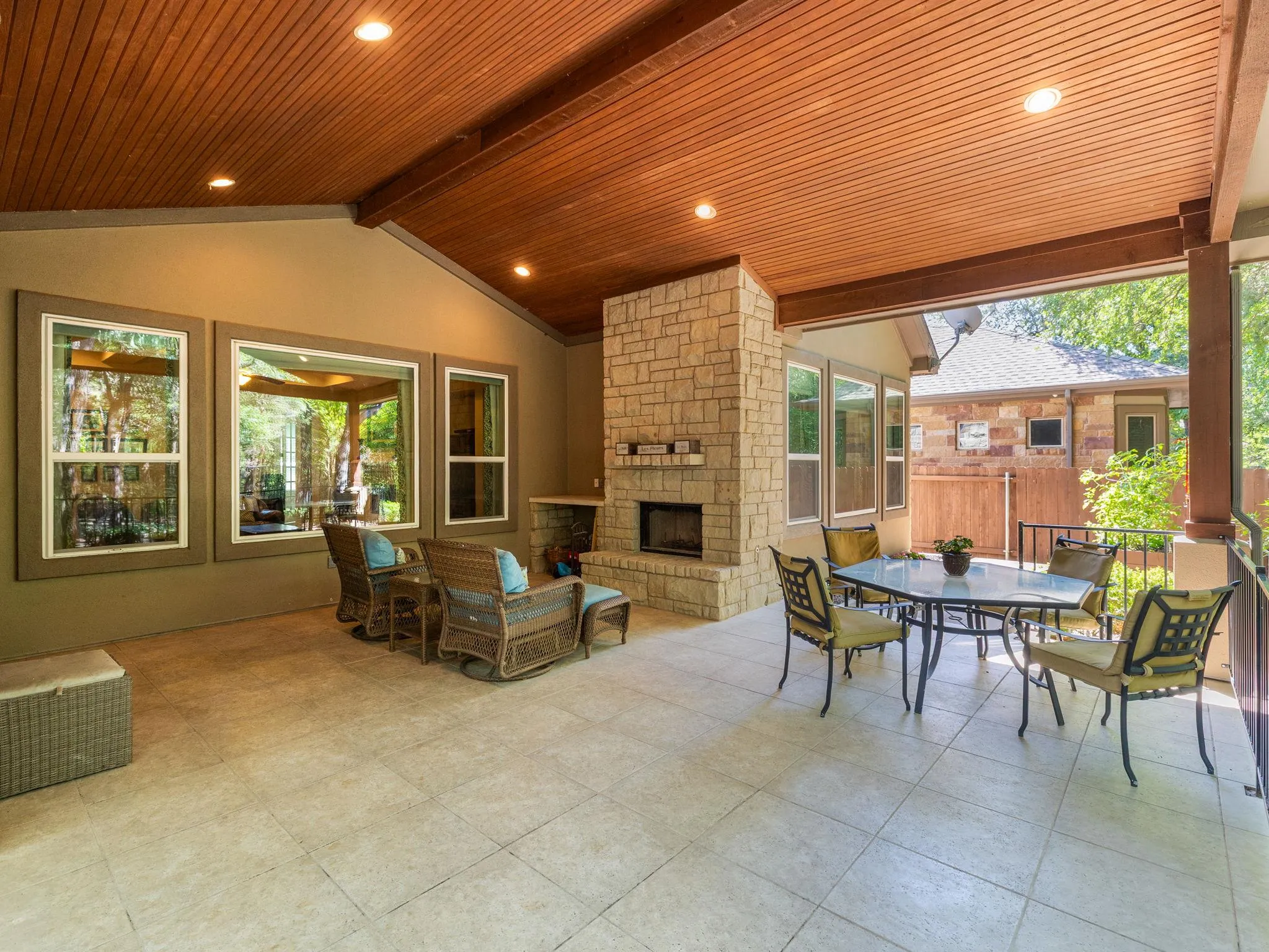 Photo 2 of 2113 MANADA TRL