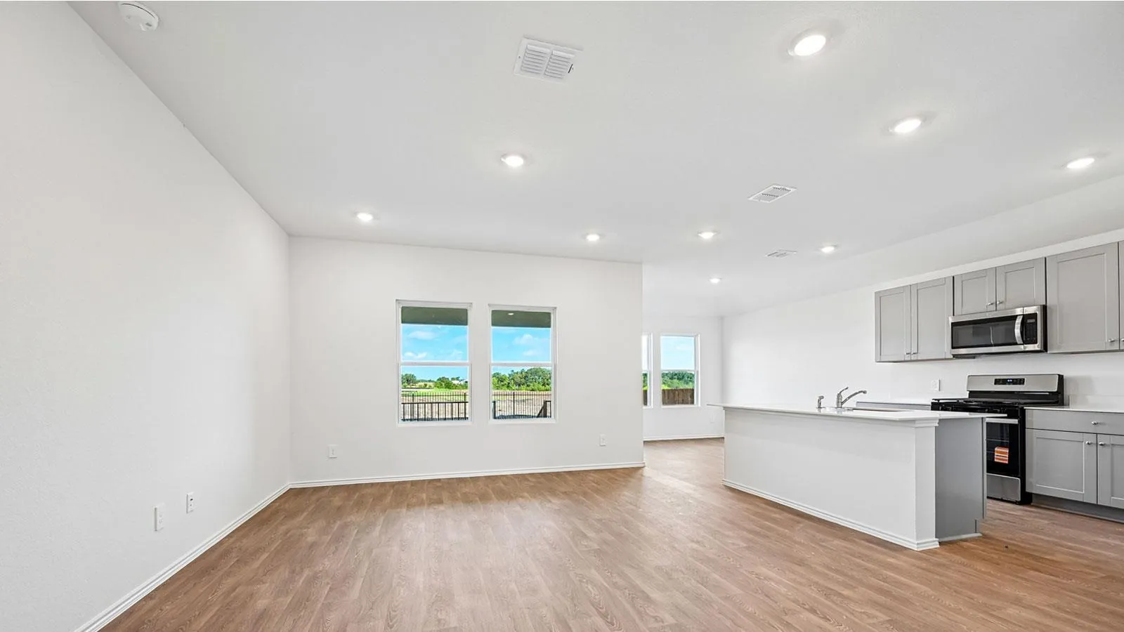 Photo 4 of 200 SALKELD DR