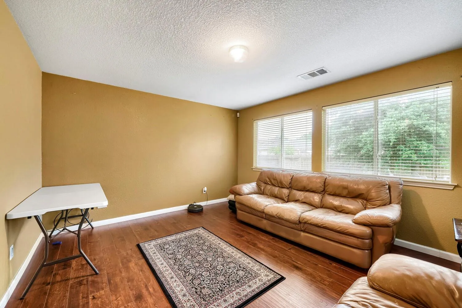 Photo 4 of 1017 CORONATION WAY