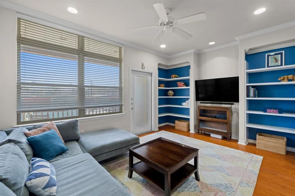 Photo 5 of 305 E 31ST ST #2