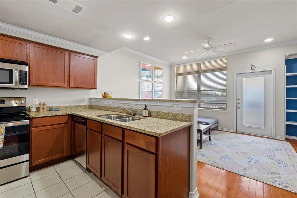 Photo 3 of 305 E 31ST ST #2