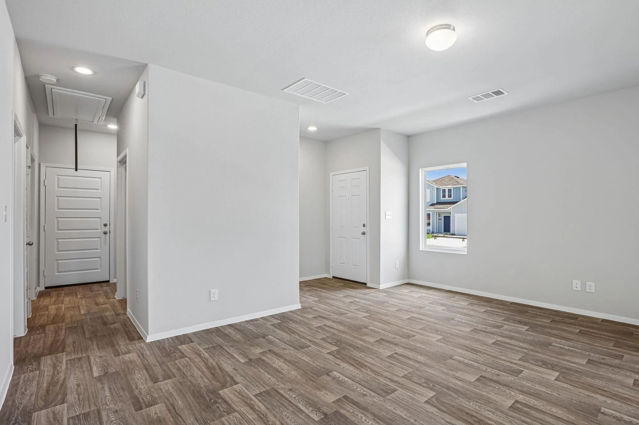 Photo 5 of 2717 DERWENT DR