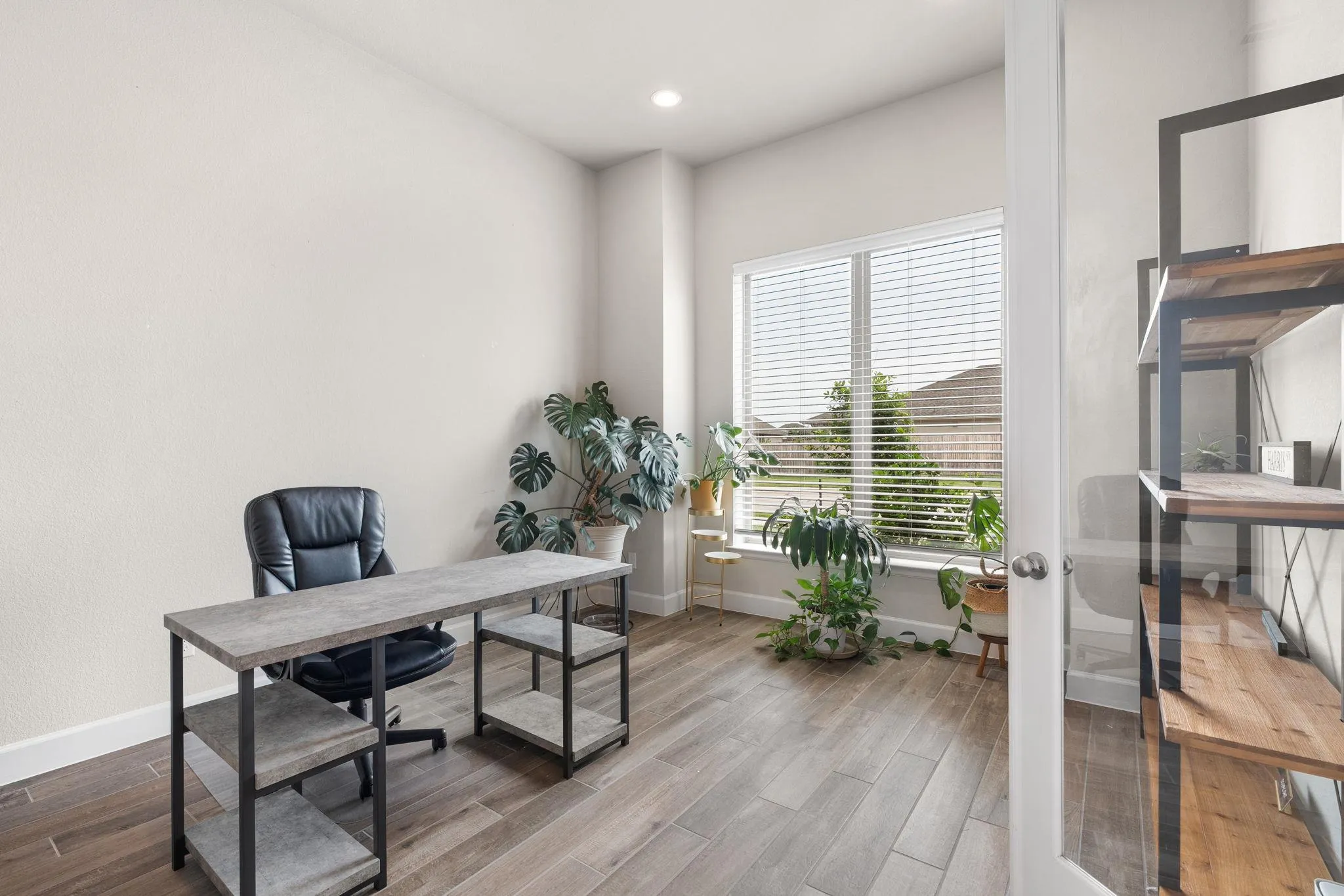 Photo 4 of 14404 KIRA LN