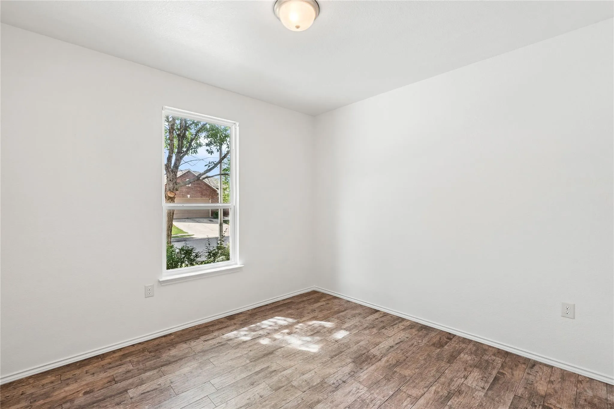 Photo 4 of 8613 CAPITOL VIEW DR