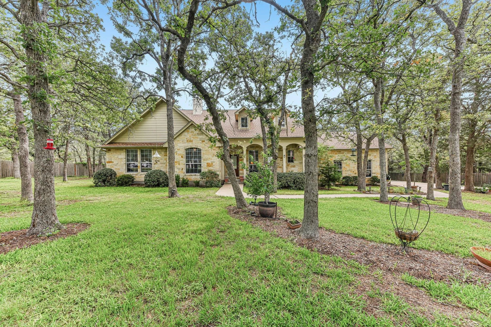 Photo of 109 ELM WOOD DR, Elgin, TX, 78621