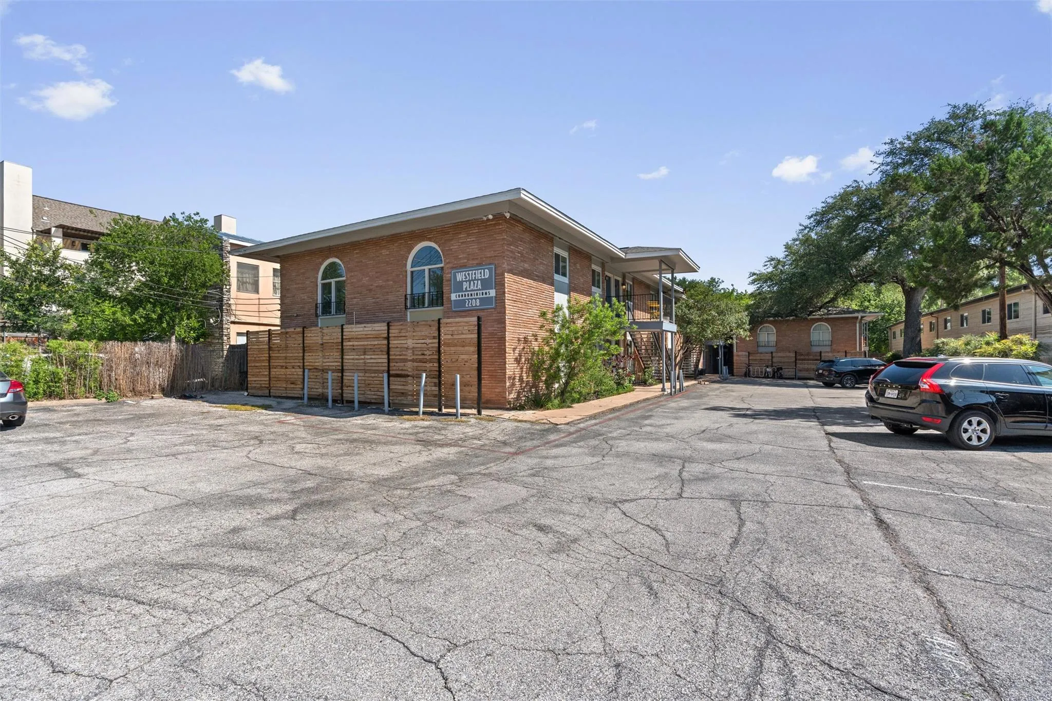 Photo 4 of 2208 ENFIELD RD #10500