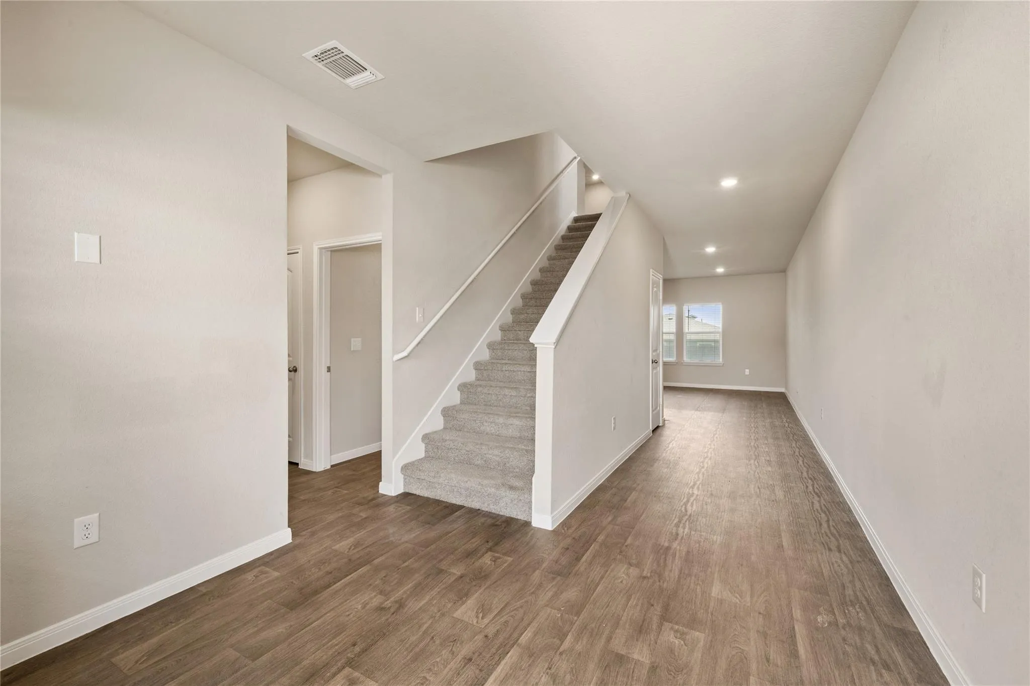 Photo 5 of 2905 MARYANNE LN