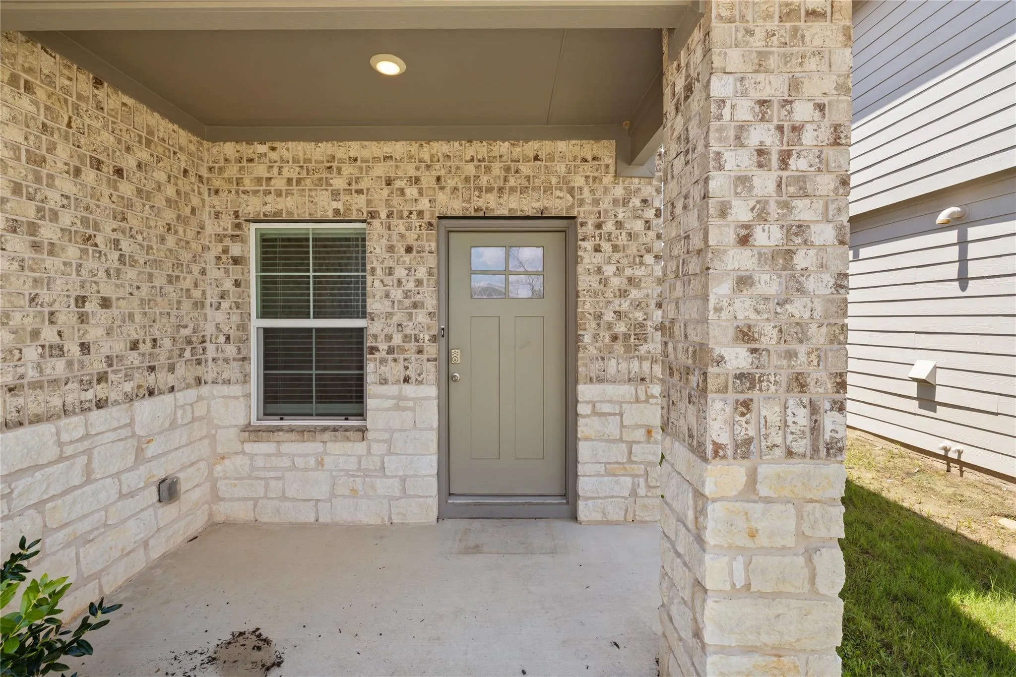 Photo 4 of 2905 MARYANNE LN