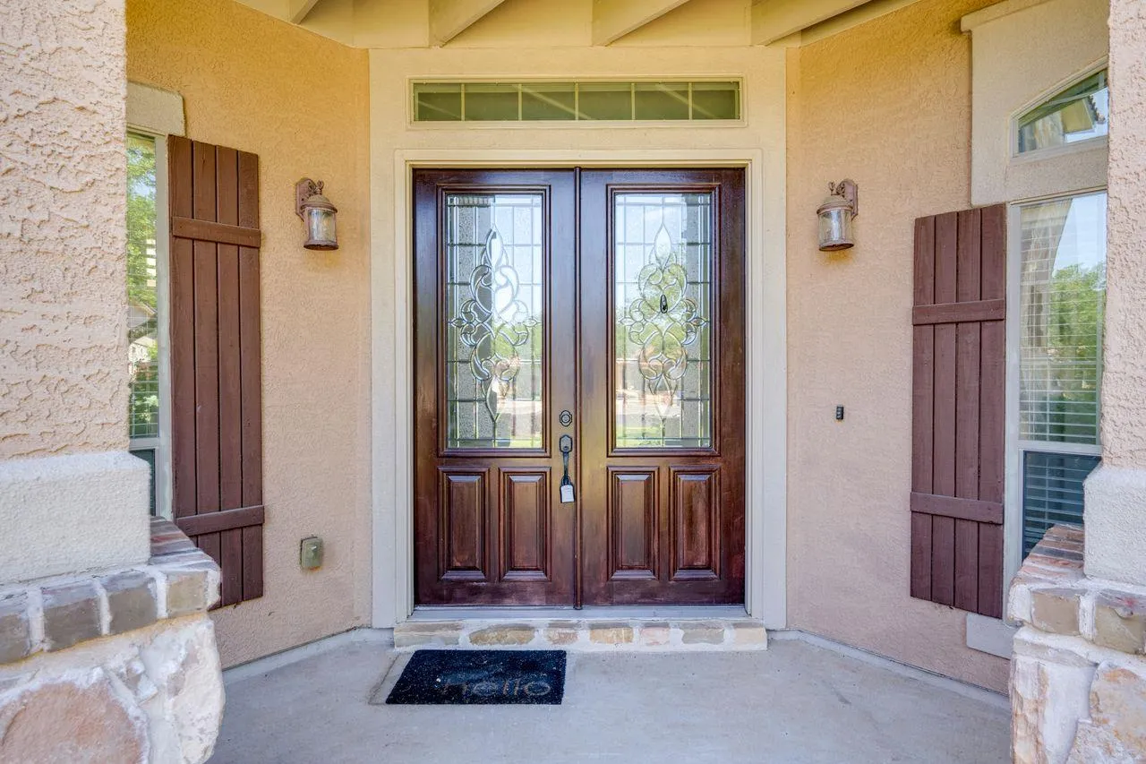 Photo 5 of 15633 INTERLACHEN DR