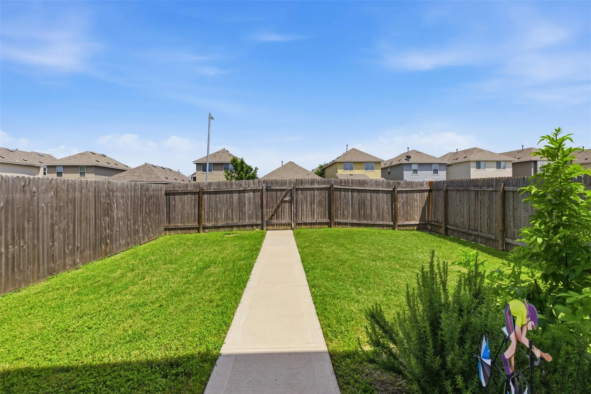 Photo 5 of 4521 GRACEFUL LN #469